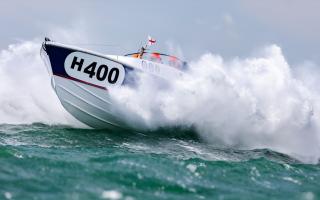 H400 Thunderstreak battles choppy conditions on her way to Class 3E victory in Solent 80 race