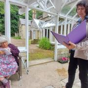 Miriam Margolyes enjoying a Dickens talk by Sue Lowday